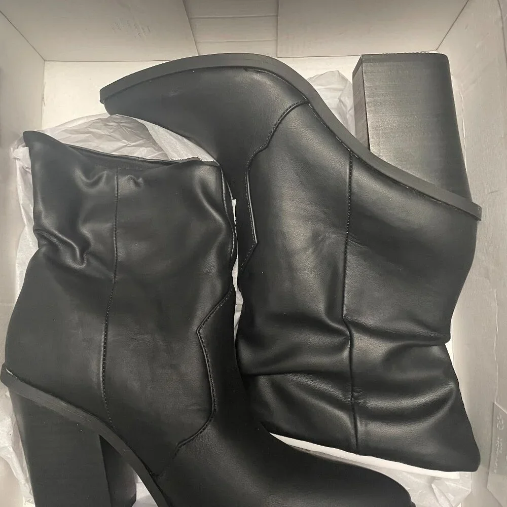 Women's Dolce Vita NIOR Black Smooth Ankle Boots - Picture 1 of 5